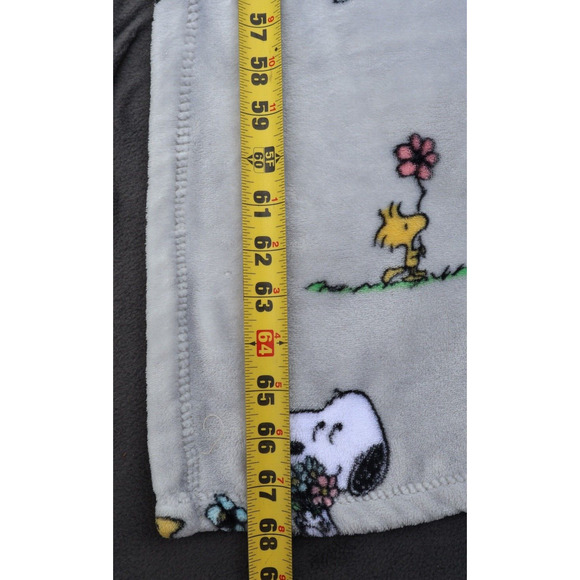 PEANUTS Snoopy Woodstock Plush Throw Blanket 60X70” Flowers Grey Super Soft - Picture 4 of 10